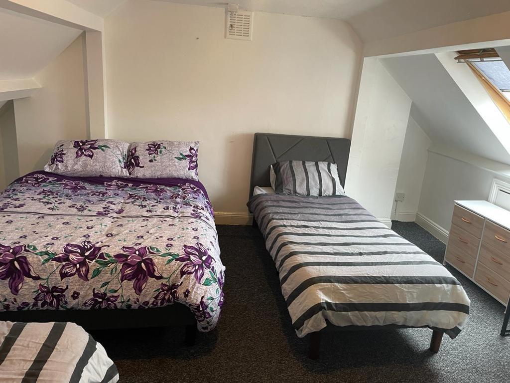 One Room To Stay With Fantastic Host London Bagian luar foto