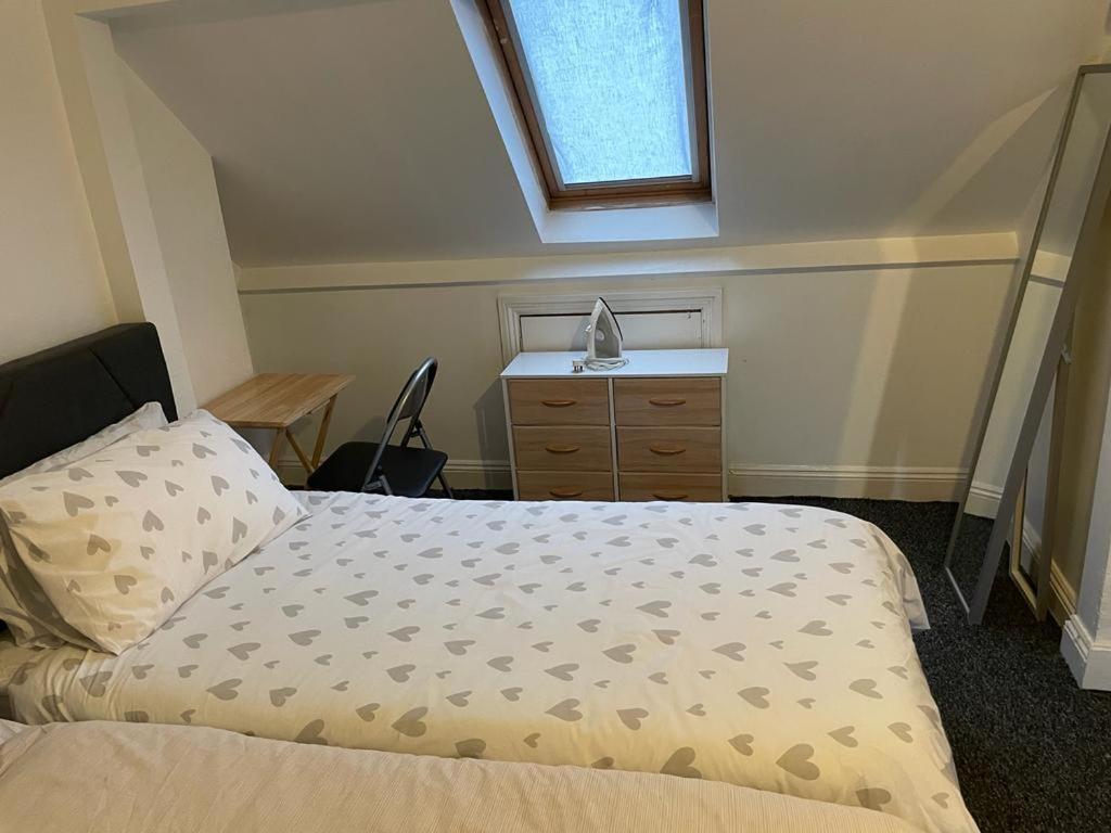 One Room To Stay With Fantastic Host London Bagian luar foto